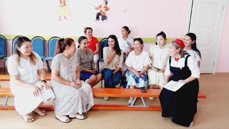 БАЛАНЫ ЕМЕС АТА-АНАНЫ ТӘРБИЕЛЕУ КЕРЕК 