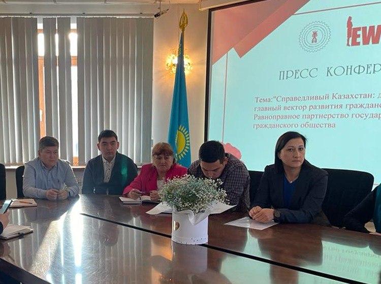 ХІ-ШІ ҚАЗАҚСТАННЫҢ АЗАМАТТЫҚ ФОРУМЫНЫҢ ҚАТЫСУШЫЛАРЫ БАСЫН ҚОСТЫ