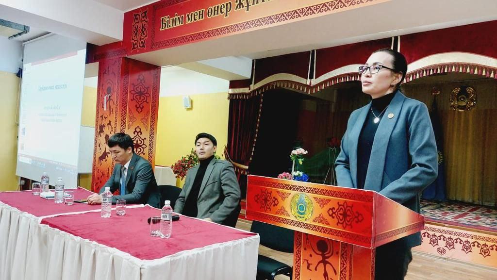 ӘКЕНІҢ ҚАС-ҚАБАҒЫ – БАЛАНЫҢ БАС САБАҒЫ