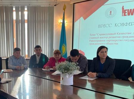 ХІ-ШІ ҚАЗАҚСТАННЫҢ АЗАМАТТЫҚ ФОРУМЫНЫҢ ҚАТЫСУШЫЛАРЫ БАСЫН ҚОСТЫ